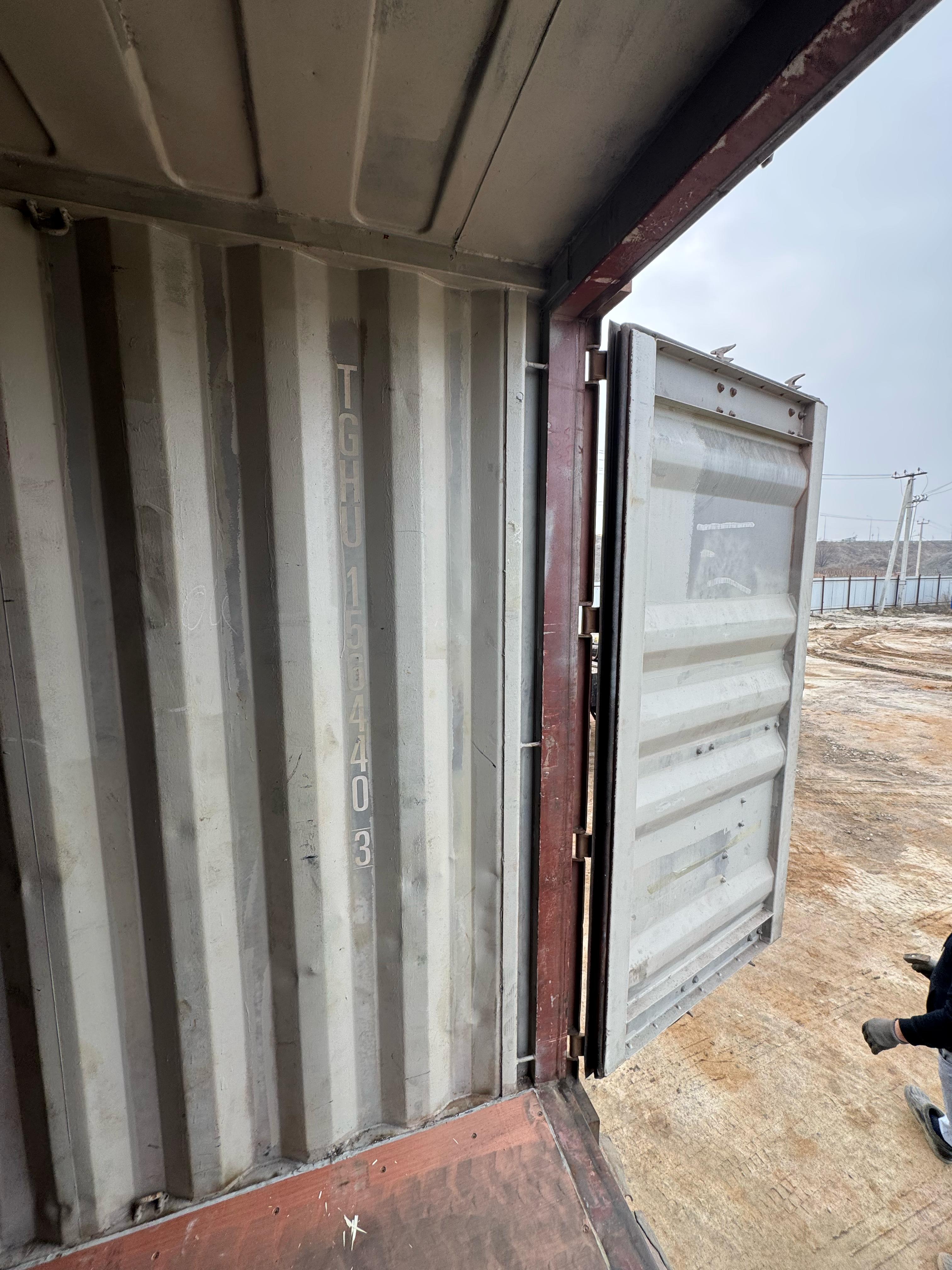 Морской контейнер TGHU1564403